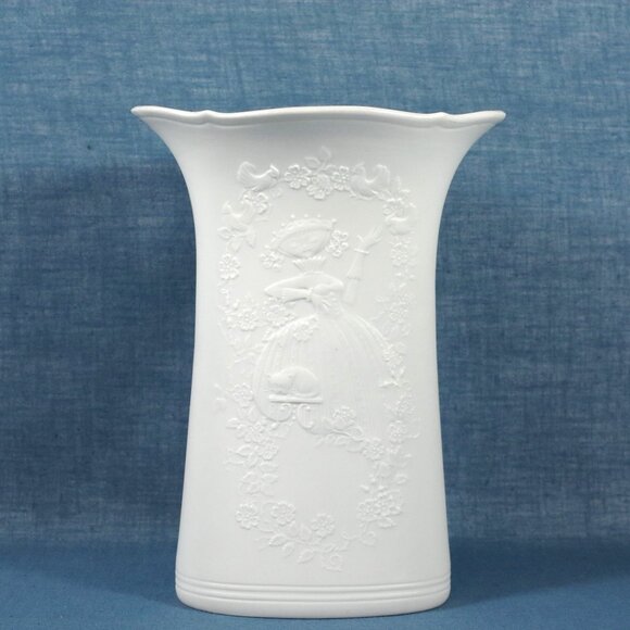 White Vase Kaiser West German Porcelain Vase 8" Tall Princess and Cat Relief - Picture 1 of 4